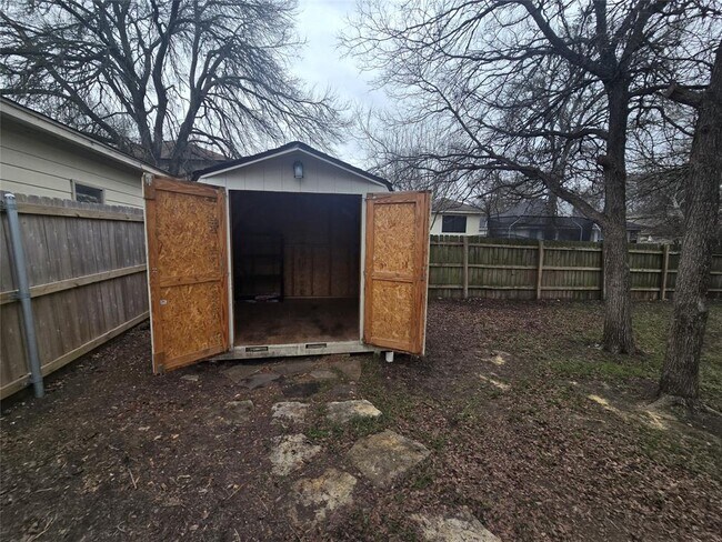 Building Photo - 103 Hummingbird Ct