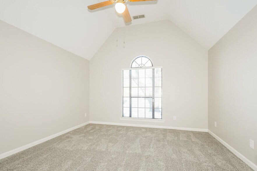 Building Photo - 4005 Eagle Ridge Ln