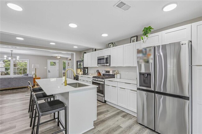 Building Photo - 3898 Skidmore Dr