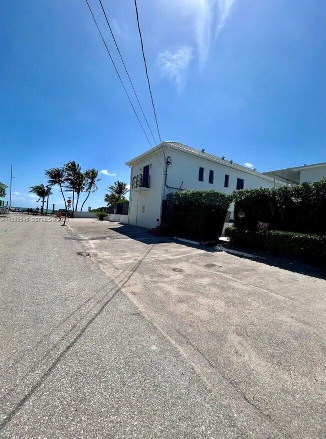 Building Photo - 316 Walnut St