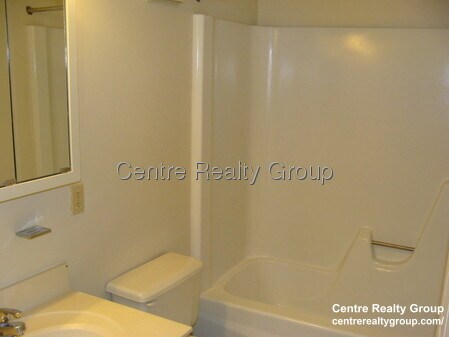 Building Photo - 55 Hamlet St