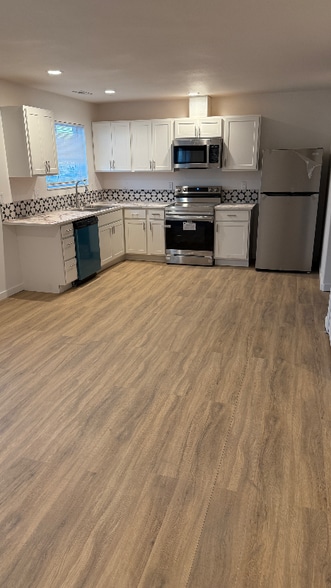 Building Photo - 2637 W Marina Dr