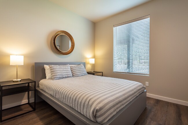 Building Photo - Fully Furnished New 5 Bed, 3 Bath Modern Home with over 3,241 Sq. Ft. on 2 Acres- MEAD SCHOOL DIS...