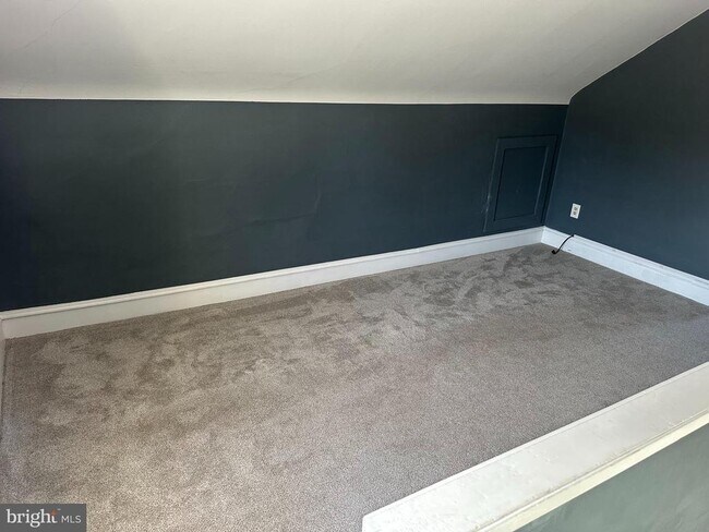 Building Photo - 204 Rosemary Ave