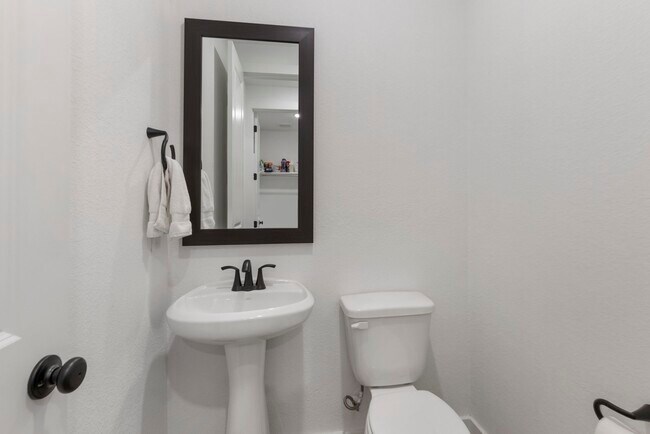 Building Photo - 108 Salvia Star Ct