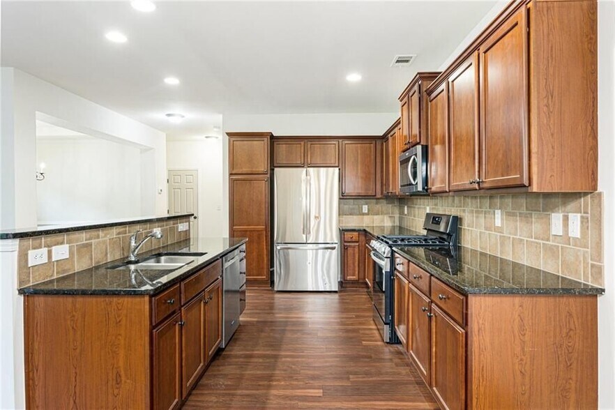 Building Photo - 13294 Kemper Rd