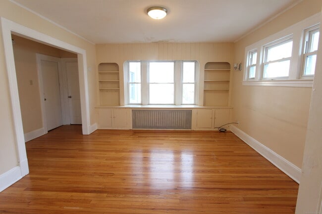 Building Photo - 47 Boulanger Ave