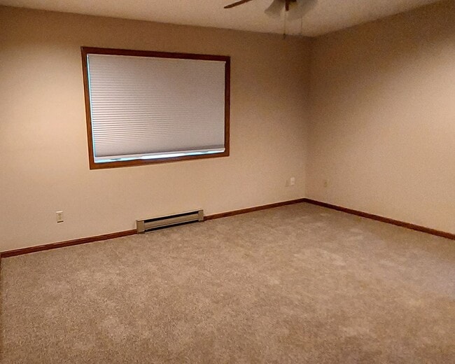 Building Photo - Nice 2 Bedroom 2 Bathroom Townhome in Some...