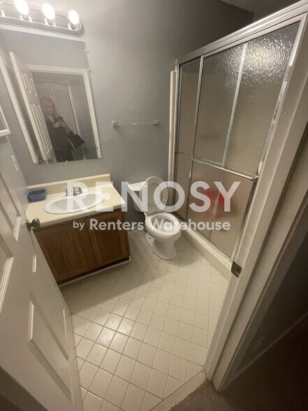 Building Photo - 609 Barrington Hills Dr