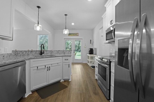 Building Photo - 3 Bedrooms, 2.5 Baths, and Endless Coastal Charm in Townsend, GA