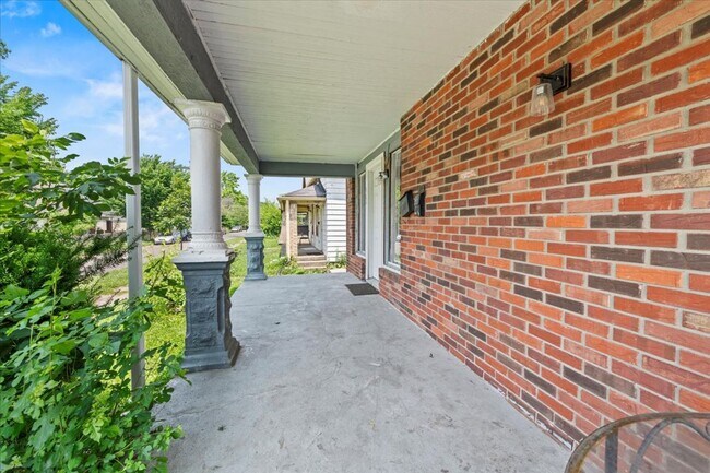 Building Photo - 401-401.5-4015 N Colorado Ave