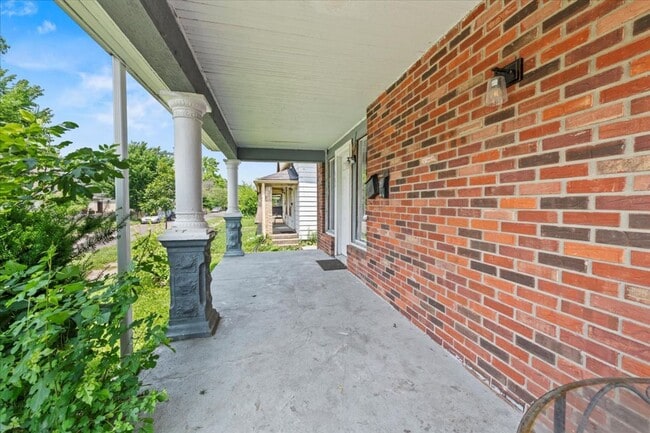 Building Photo - 401 N Colorado Ave