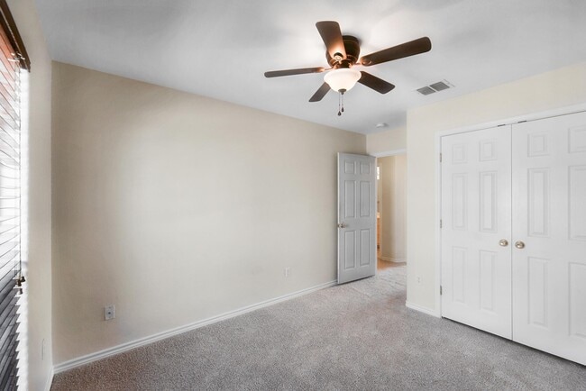 Building Photo - 15522 Dyna St