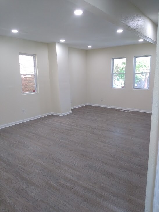 Building Photo - 907 Rugby St