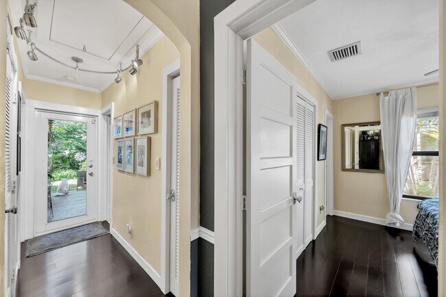 Building Photo - 1509 NW 4th Ave