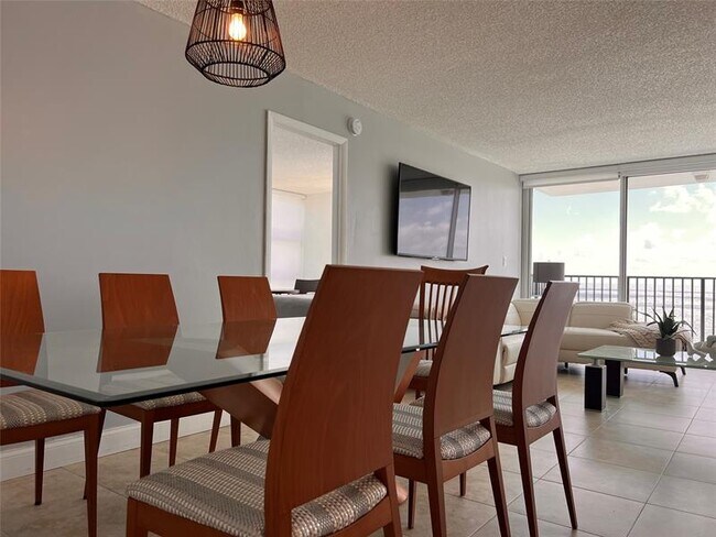 Building Photo - 531 N Ocean Blvd