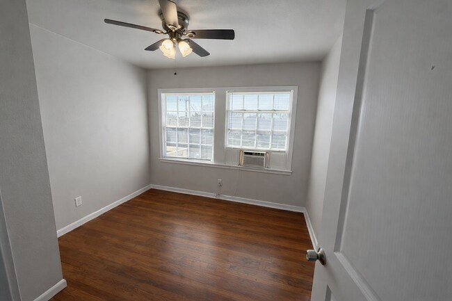 Building Photo - 2 Bedroom- Historic Monticello Park