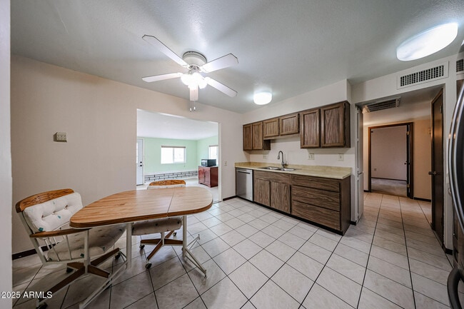 Building Photo - 9714 W Terrace Ln