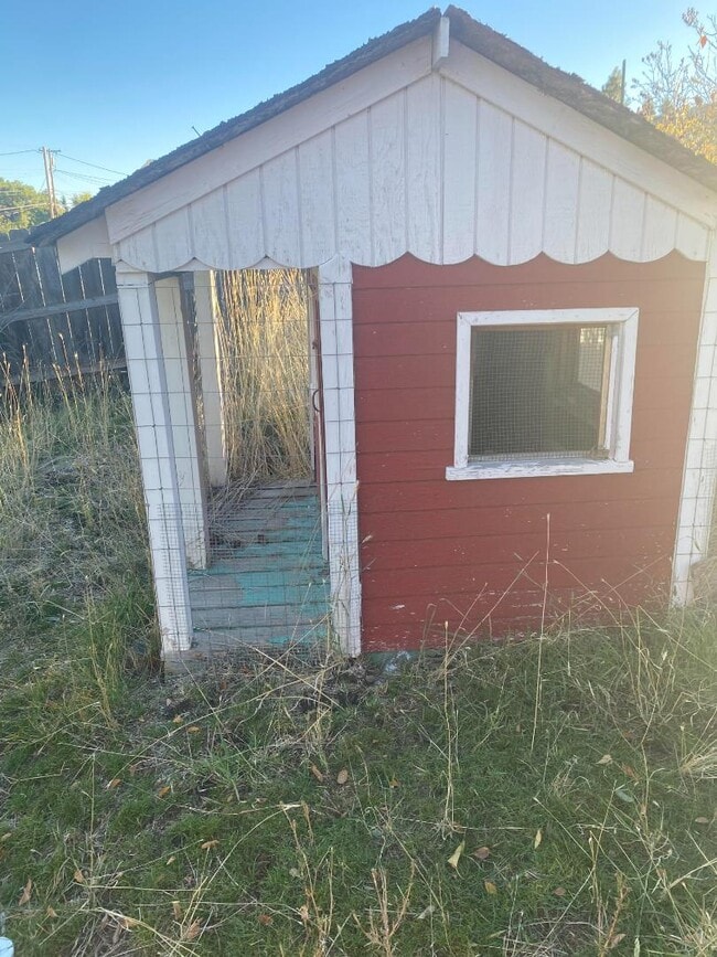 Building Photo - 140 S Rogers St