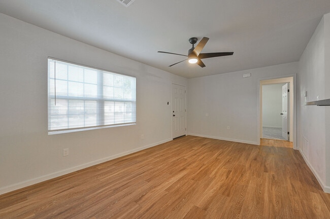 Building Photo - 3732 NW 26th St