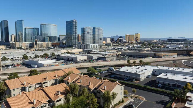 Building Photo - AWESOME 2 BEDROOM  CONDO NEAR STRIP W/ VIEWS AND OVERLOOKS POOLS!!!!!!