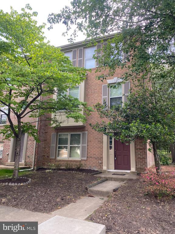 Building Photo - 5623 Gresham Ln