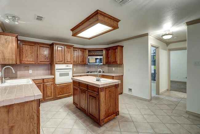 Building Photo - 4249 Rapids Dr
