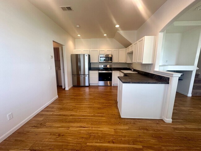 Building Photo - 6345 Chardonnay St