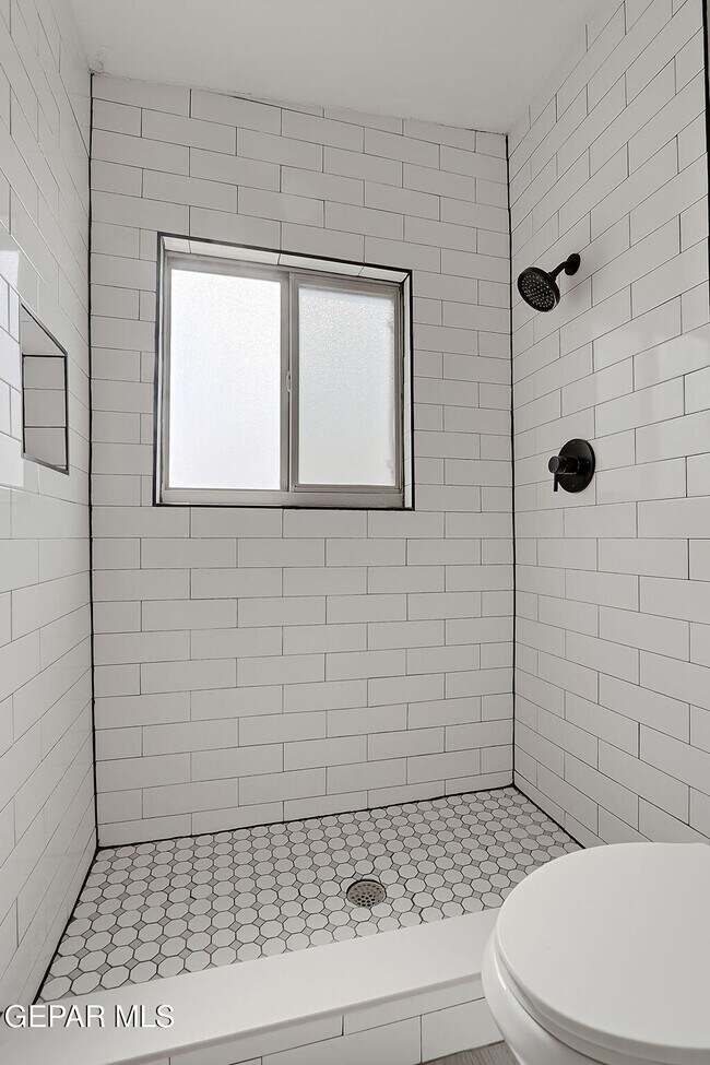 Building Photo - 3013 Beachcomber Dr