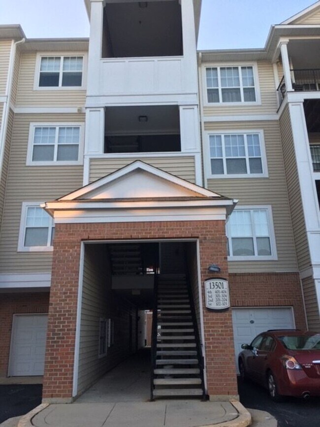 Primary Photo - LOVELY TOP LEVEL CONDO IN GERMANTOWN