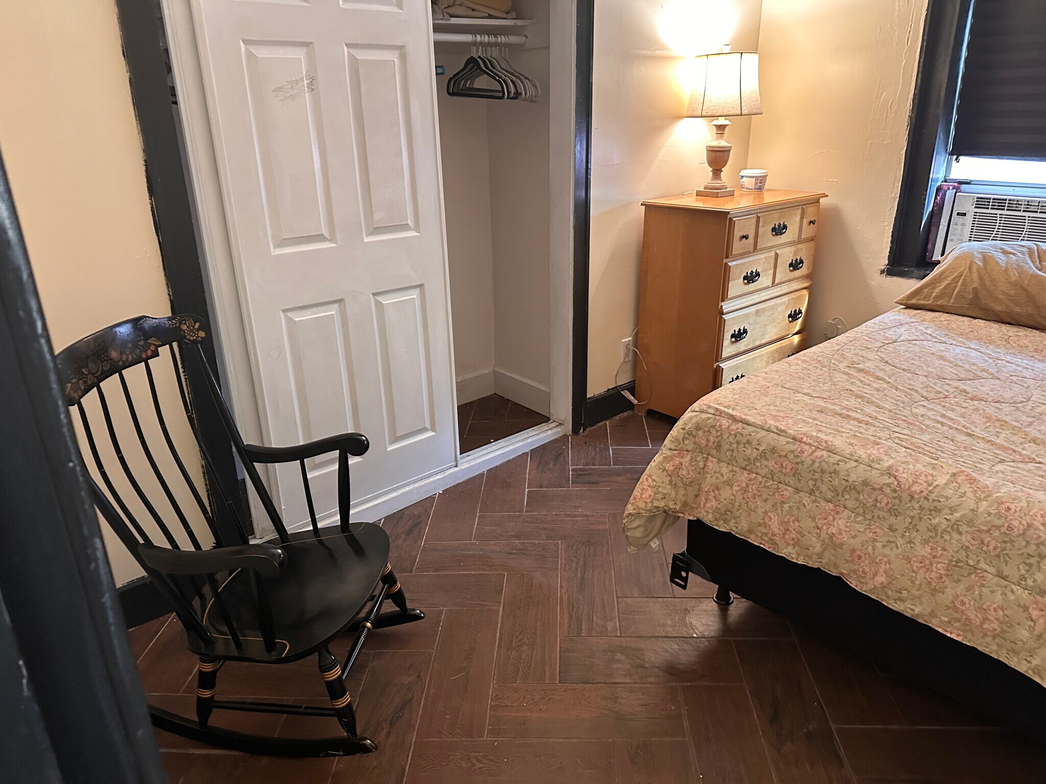 Building Photo - 1934 Washington St