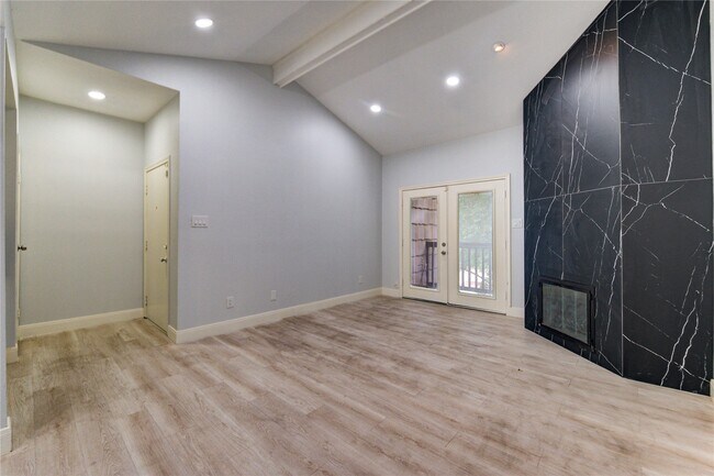 Building Photo - 11711 Memorial Dr