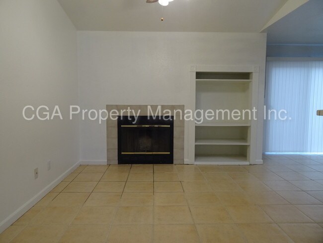 Building Photo - Cute 3 bedroom 2 bath in Antelope!