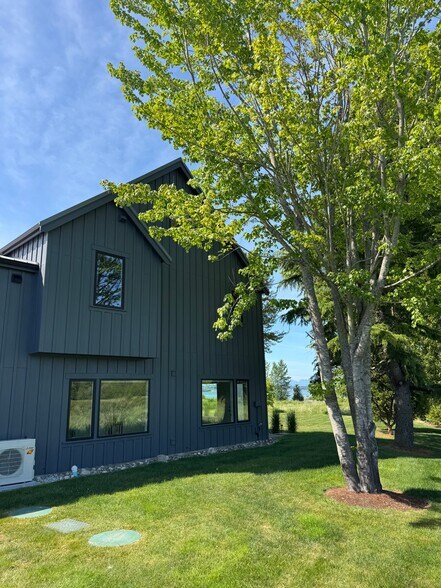 Building Photo - 8638 Harborview Rd