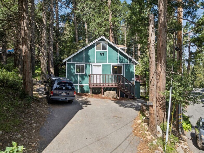 Building Photo - 794 Woodland Rd