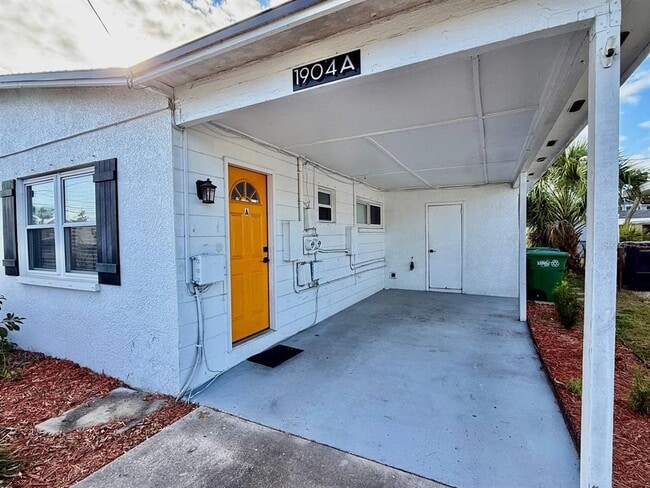 Building Photo - 1904 W Cypress St