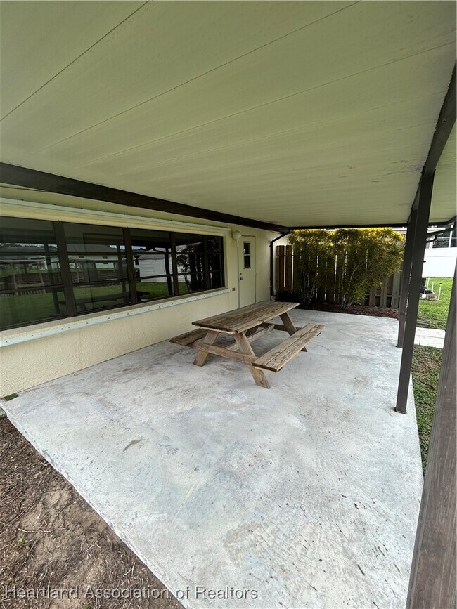 Building Photo - 137 Blue Moon Ave