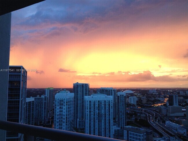 Building Photo - 465 Brickell Ave