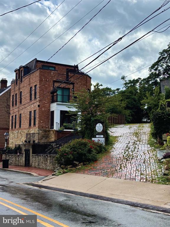 Building Photo - 12652 Dara Dr