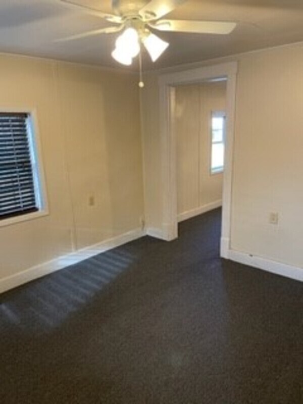 Building Photo - 1127 Lincoln Ave