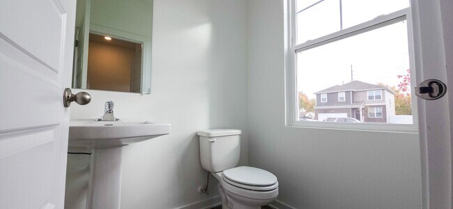 Building Photo - 108 Cressmoor Blvd