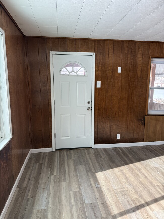 Building Photo - 1837 Beech St