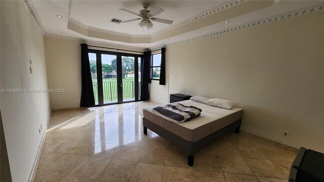 Building Photo - 718 Deer Creek Via Verona