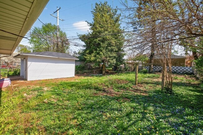 Building Photo - 1994 Brynell Dr