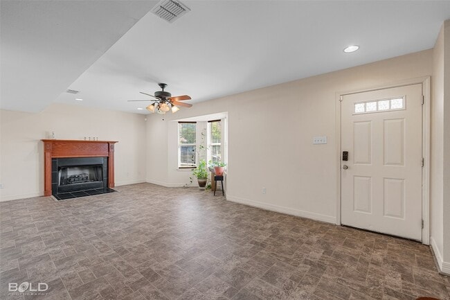 Building Photo - 1608 Shepherd Dr