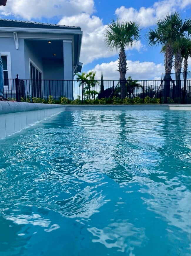 Building Photo - 12549 Nautilus Cir