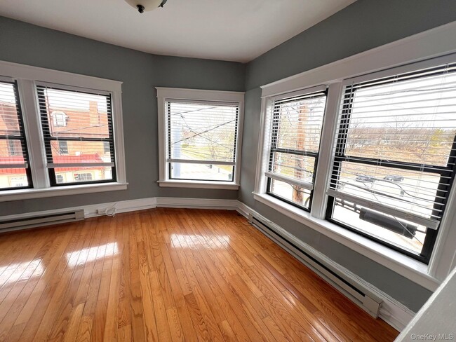 Building Photo - 2 Raymond Ave