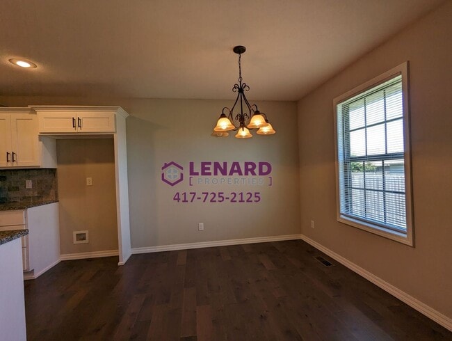 Building Photo - Beautiful 3 Bedroom House!