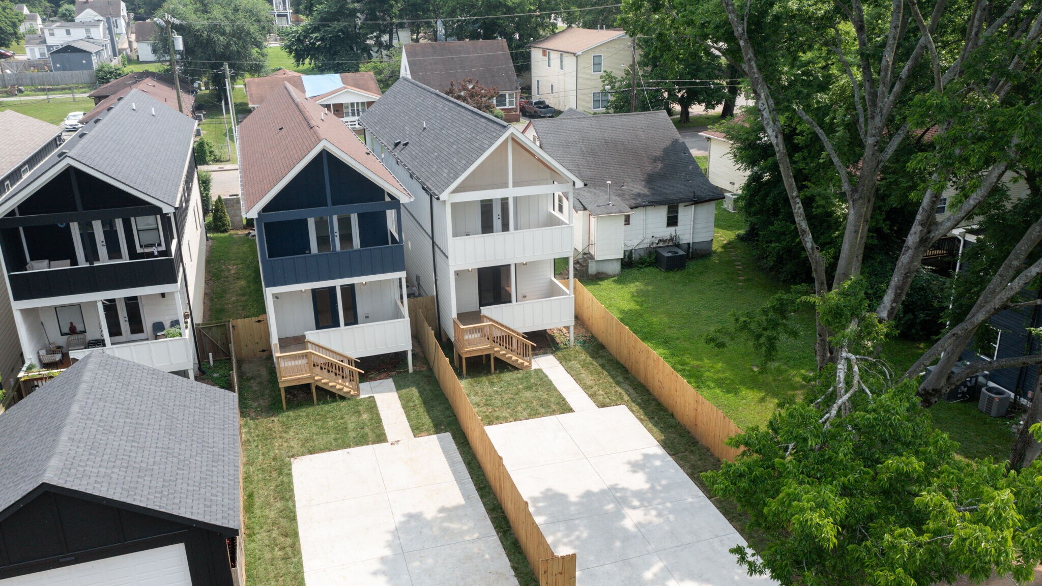 Building Photo - 2416 Albion St