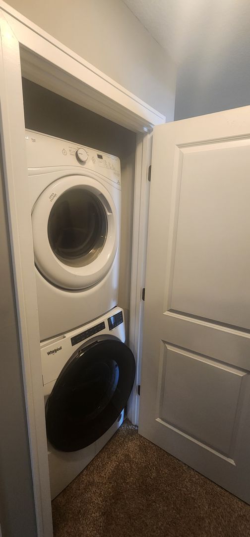 Building Photo - Beautiful 3 Bed Town Home for Rent